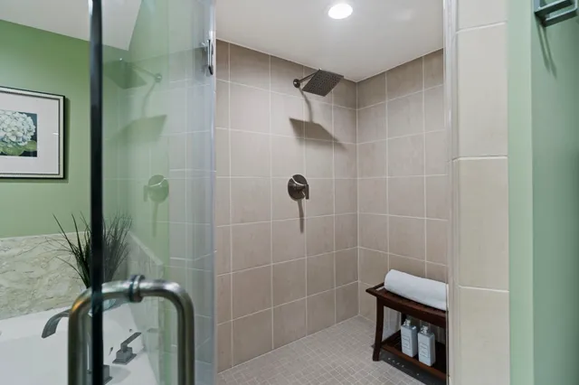 $649,990 | 6007 Memorial Drive, Unit 202, Houston, TX 77007