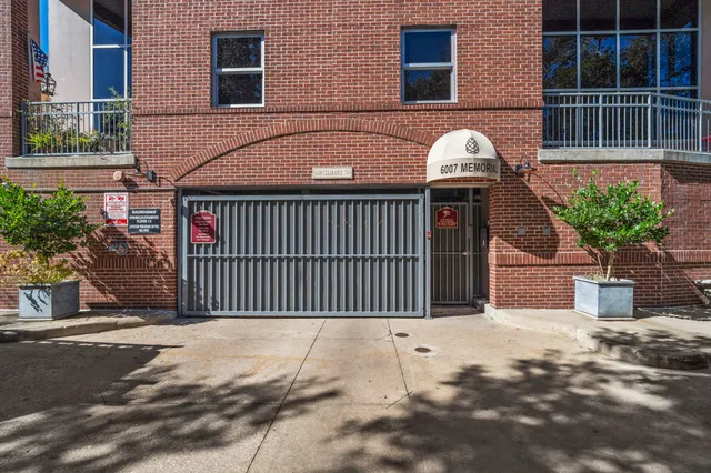 $649,990 | 6007 Memorial Drive, Unit 202, Houston, TX 77007