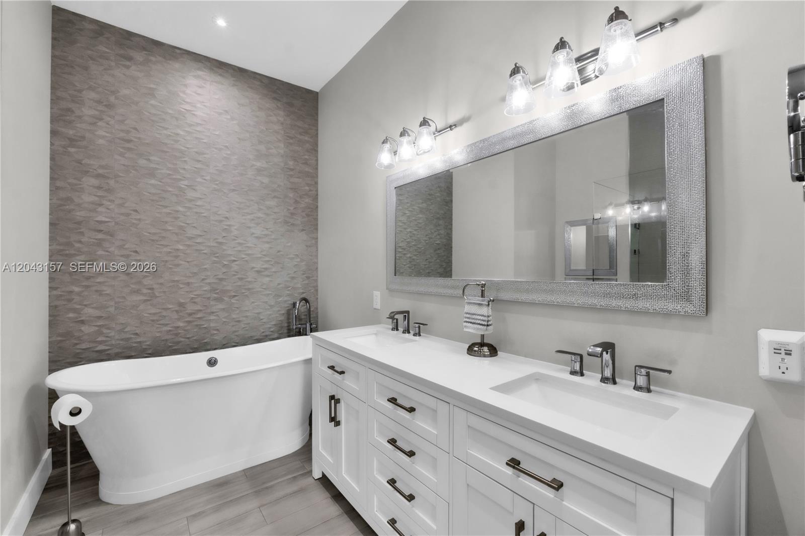 720 Old Nob Hill Road Plantation, FL 33324 - Photo 8 of 38