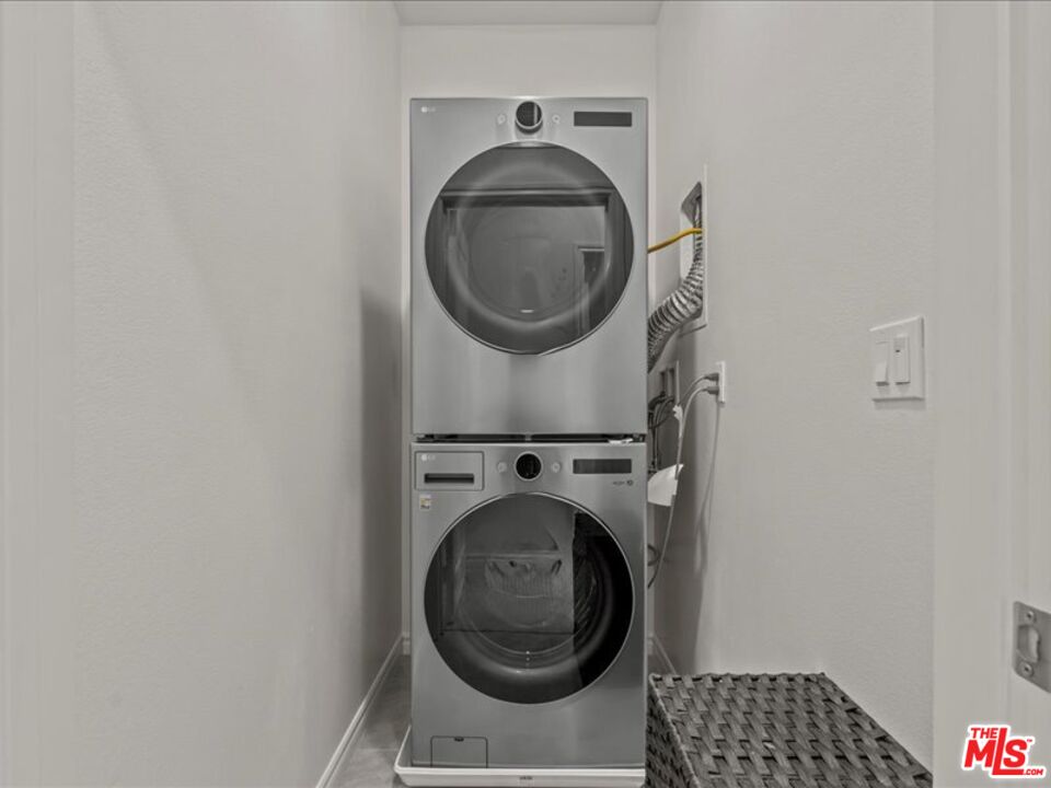 17923 Goodyear Carson, CA 90746 - Photo 16 of 17 a utility room with dryer and washer