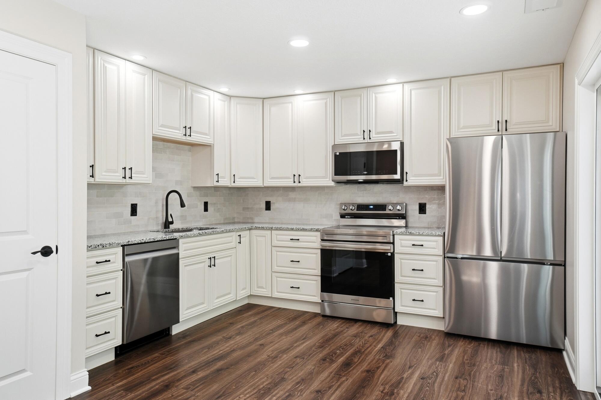 8385 Northeast Plain City-Georgesville Road, Unit R Plain City, OH 43064 - Photo 10 of 59 kitchen2