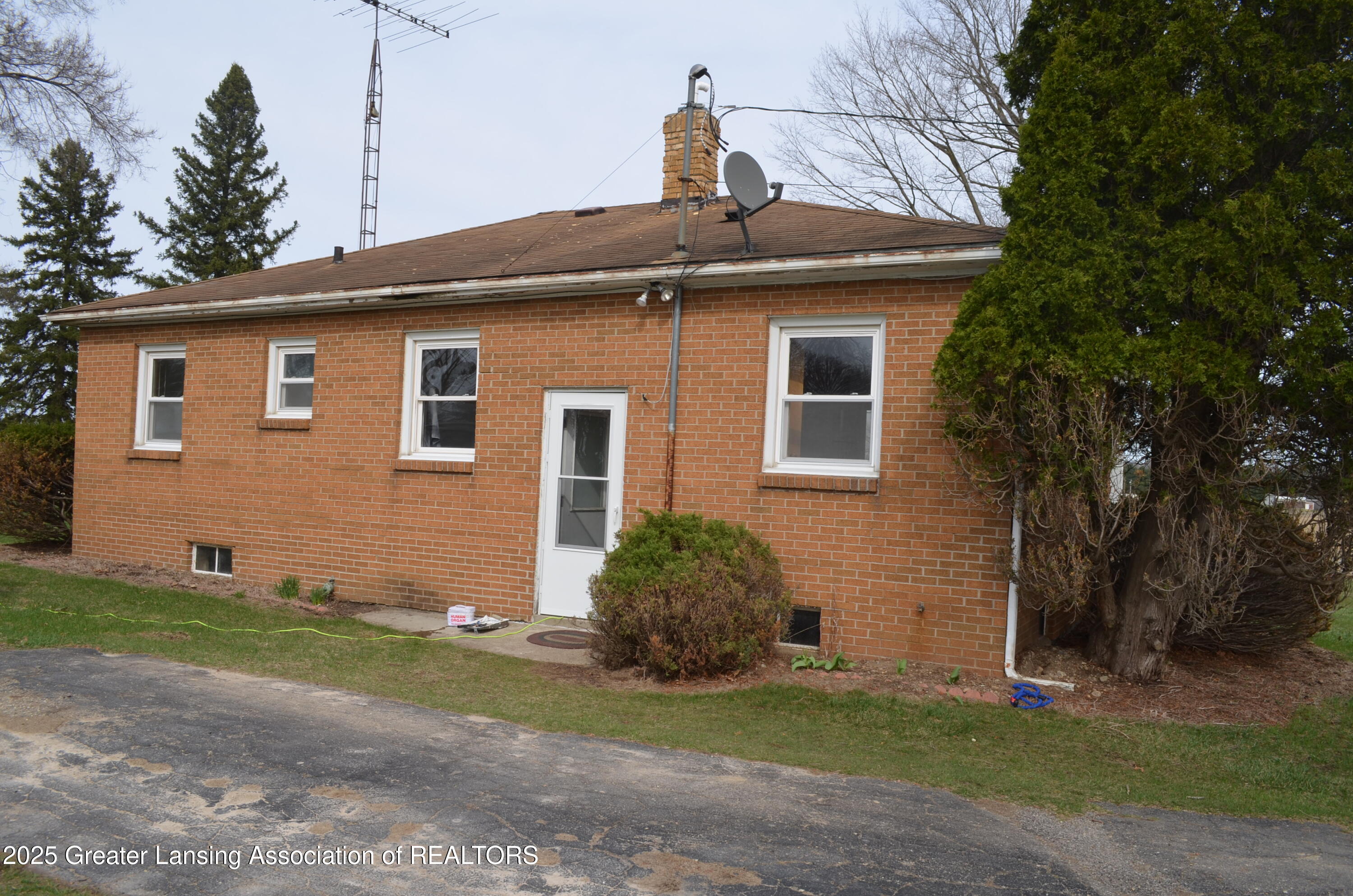 1991 North Stewart Road Charlotte, MI 48813 - Photo 8 of 37 DSC_0276