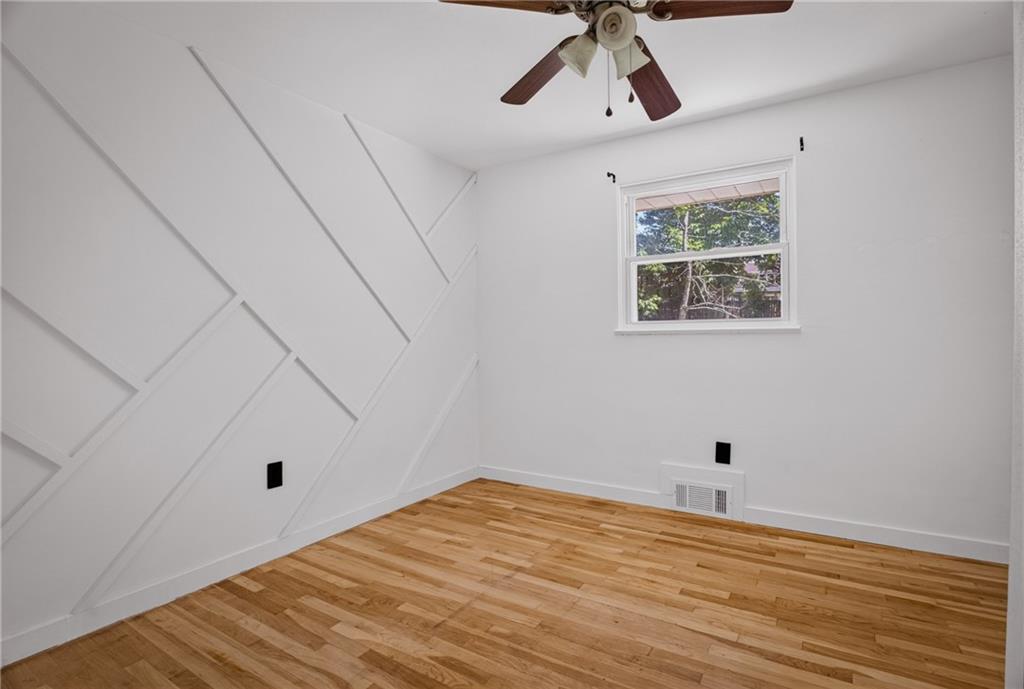 121 South Jamestown Road Coraopolis, PA 15108 - Photo 17 of 25 Bedroom 3