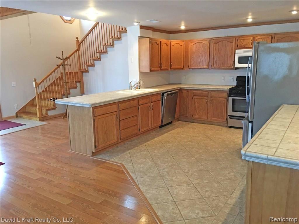 4397 Port Austin Road Caseville, MI 48725 - Photo 4 of 19 4397PtAustinKtichen2.jpg