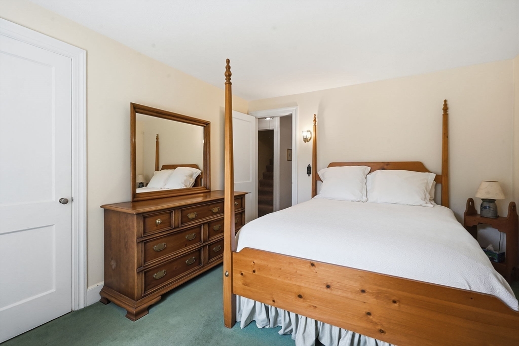 1374 Plumtree Road Springfield, MA 01119 - Photo 17 of 35 Gallery Image 17