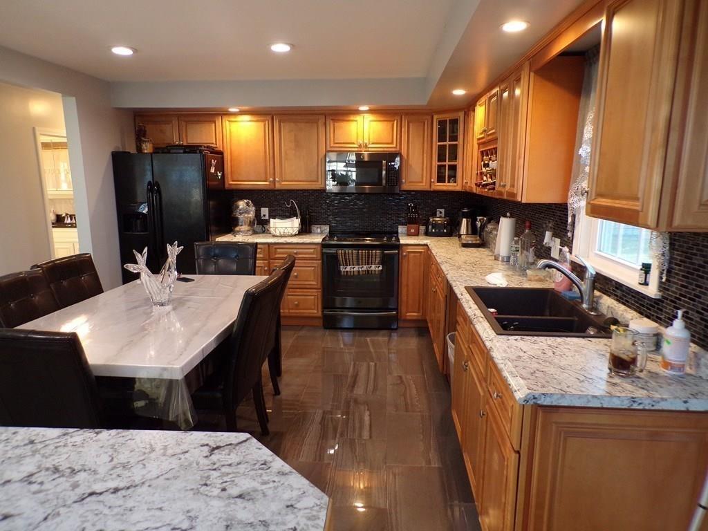 35 Sconticut Neck Road Fairhaven, MA 02719 - Photo 12 of 28