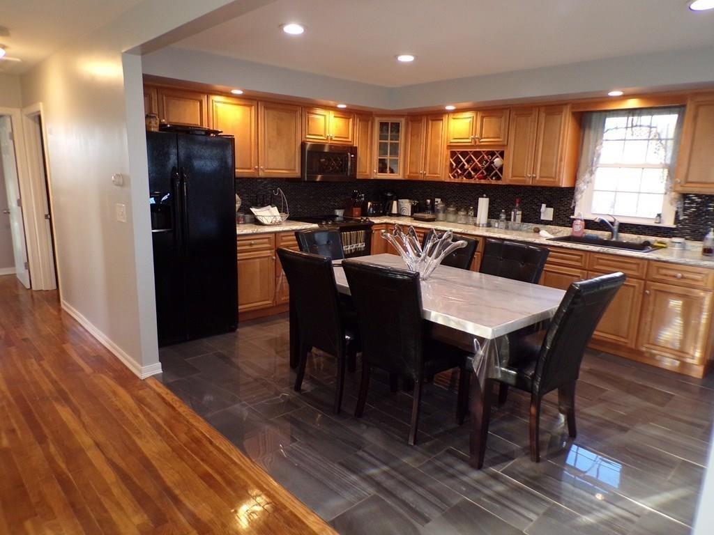 35 Sconticut Neck Road Fairhaven, MA 02719 - Photo 8 of 28