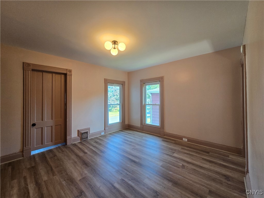 9 Cayuga Street Auburn, NY 13021 - Photo 11 of 24 Living Room (apt. 2)