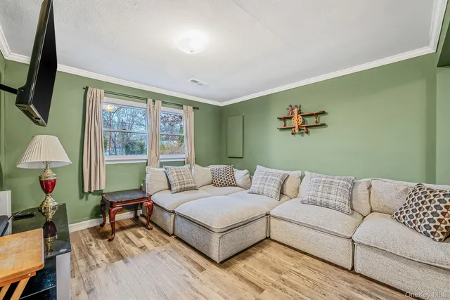 $679,999 | 154 A Woodrow Parkway, West Babylon, NY 11704