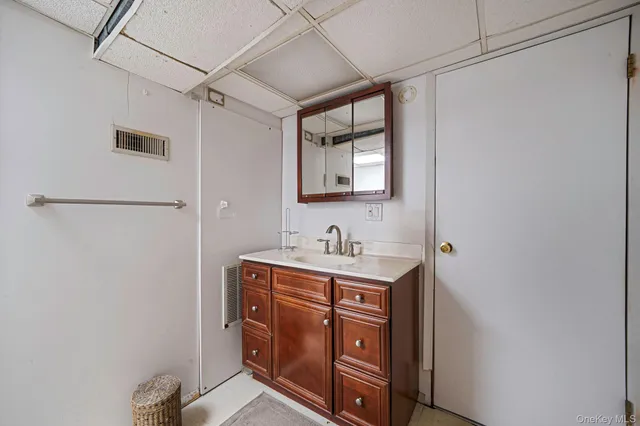 $679,999 | 154 A Woodrow Parkway, West Babylon, NY 11704