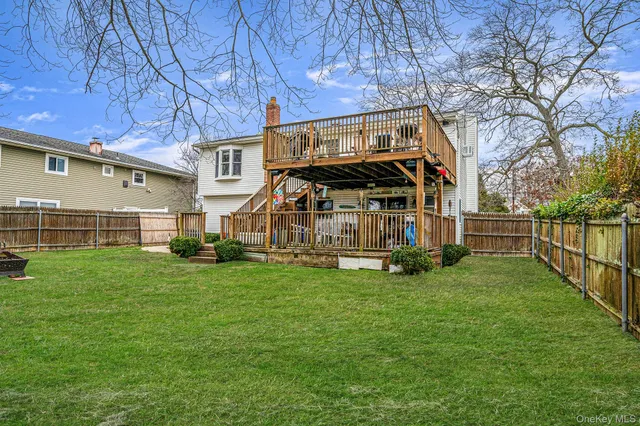 $679,999 | 154 A Woodrow Parkway, West Babylon, NY 11704