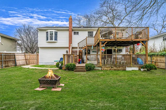 $679,999 | 154 A Woodrow Parkway, West Babylon, NY 11704