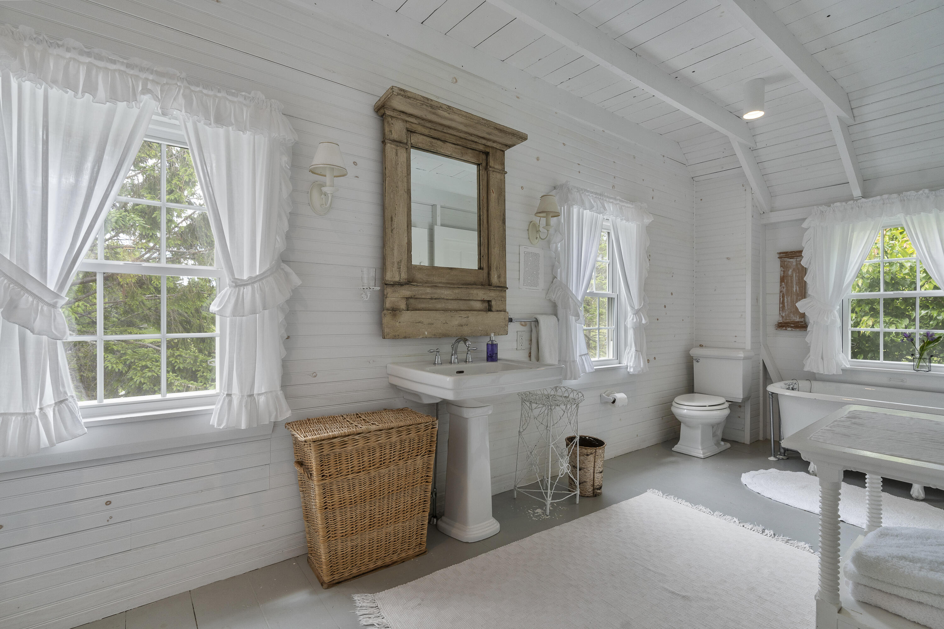 70 Pemaquid Loop Road New Harbor, ME 04554 - Photo 37 of 45 38_2nd floor full bath-79