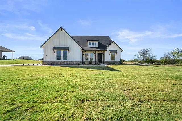 a house view with a outdoor space