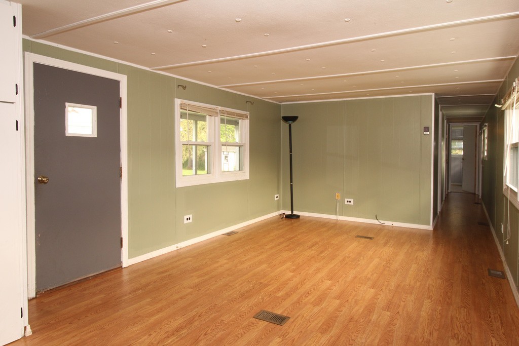 21 Acadia Road Gardner, MA 01440 - Photo 3 of 7 Gallery Image 3