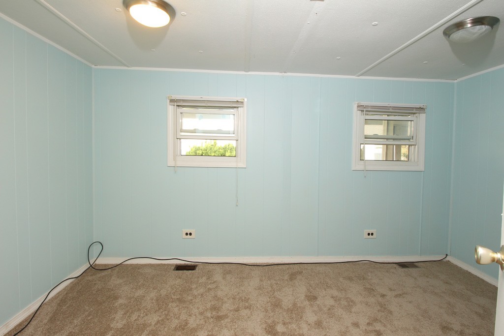 21 Acadia Road Gardner, MA 01440 - Photo 6 of 7 Gallery Image 6
