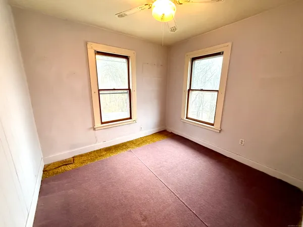 $344,900 | 16 Naugatuck Avenue, Shelton, CT 06484