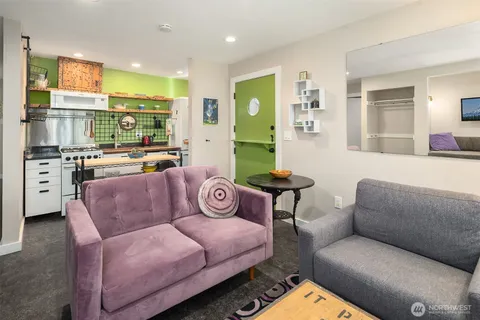 $950,000 | 4977 19th Avenue South, Seattle, WA 98108