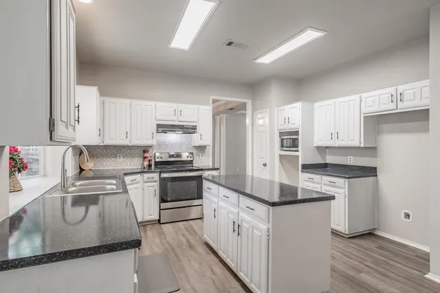 $660,000 | 1803 Haydenbend Circle, Grapevine, TX 76051