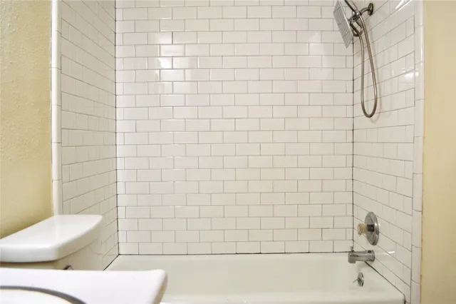 $850 | 4709 Harmon Avenue, Unit 315, Austin, TX 78751