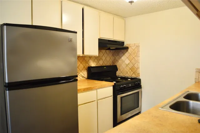 $850 | 4709 Harmon Avenue, Unit 315, Austin, TX 78751