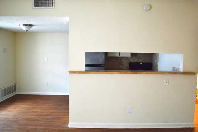 $850 | 4709 Harmon Avenue, Unit 315, Austin, TX 78751