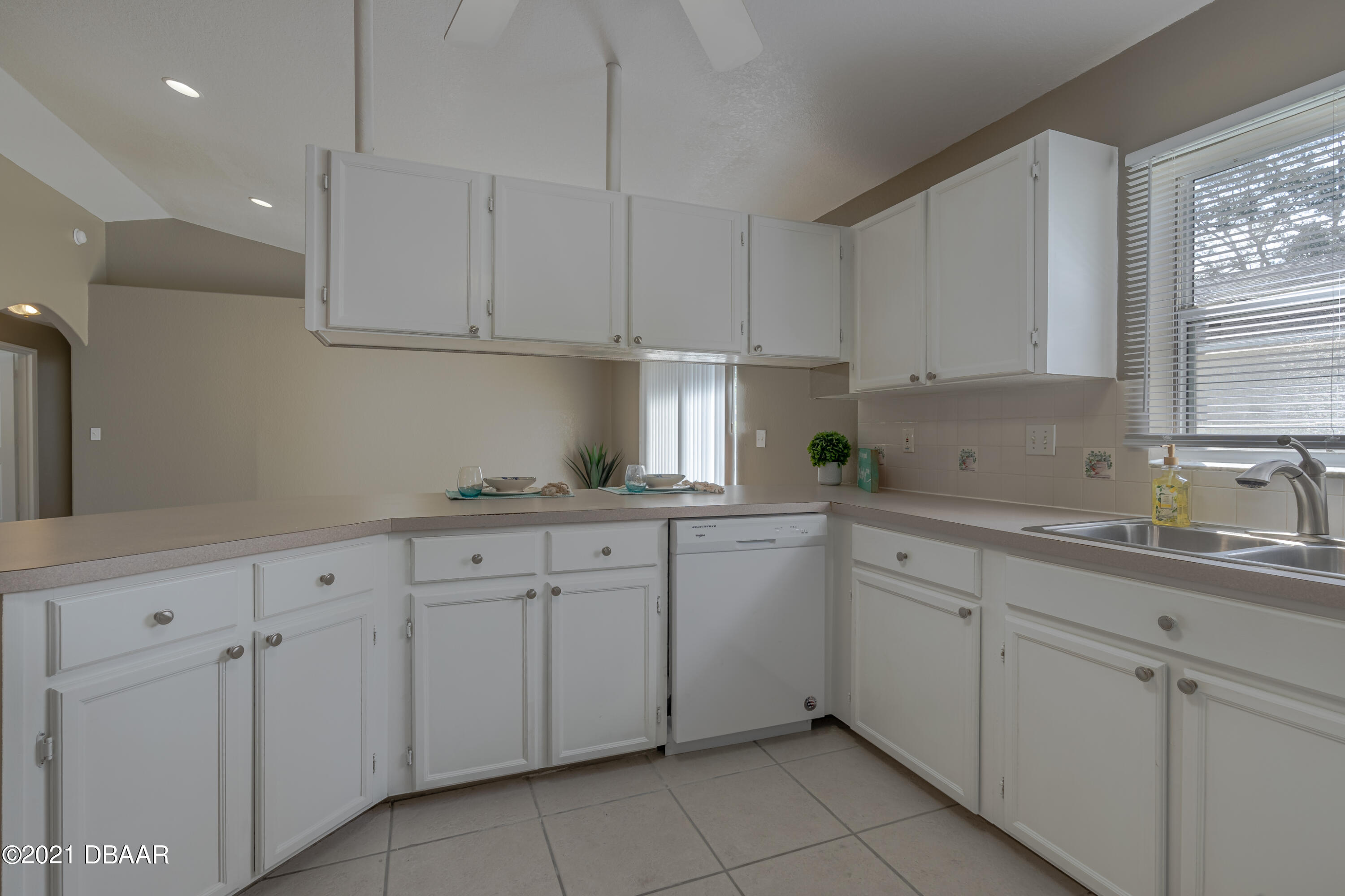 5397 South Nova Road Port Orange, FL 32127 - Photo 12 of 40 5397 Nova-15