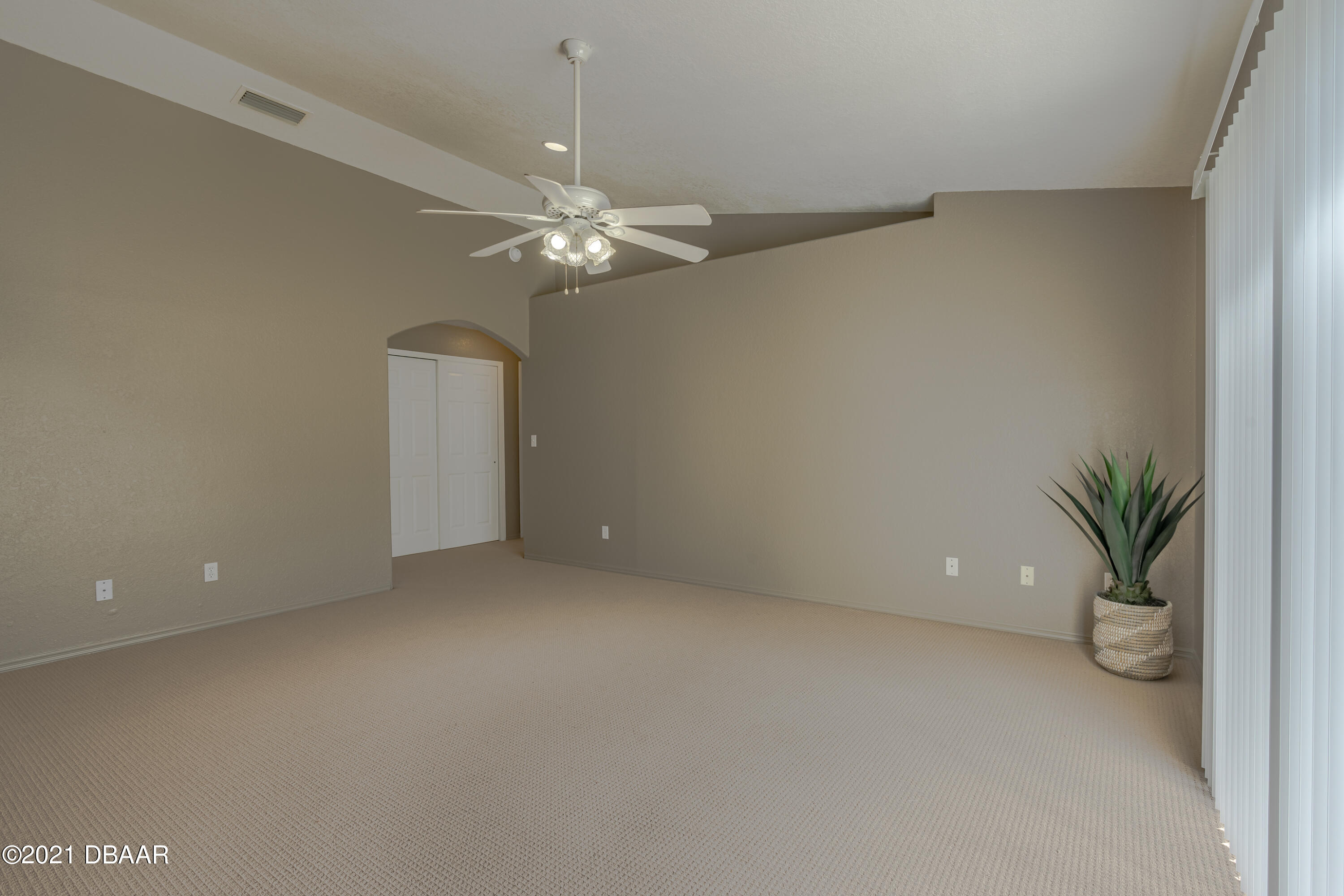 5397 South Nova Road Port Orange, FL 32127 - Photo 14 of 40 5397 Nova-17