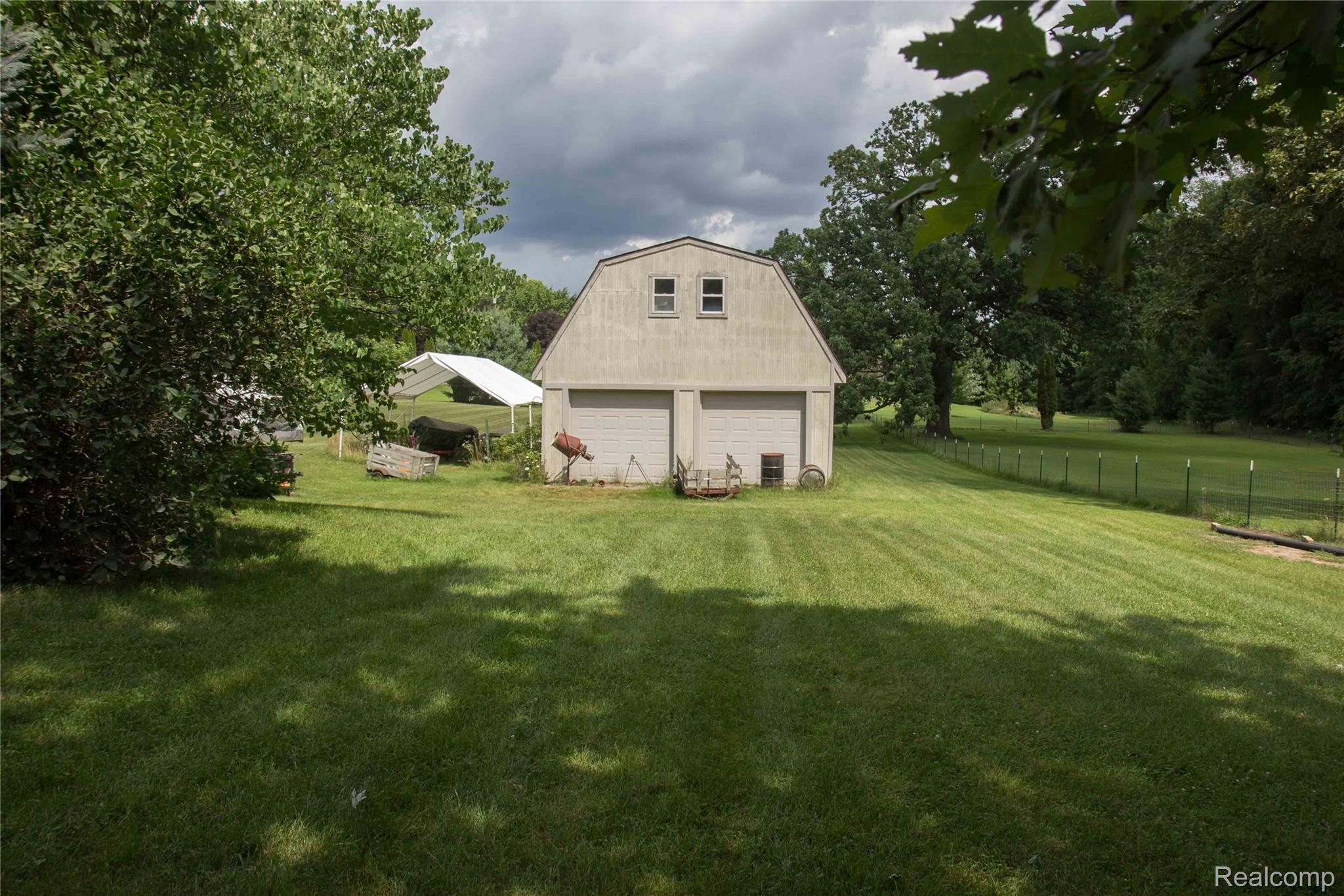 5600 West Coon Lake Road Howell, MI 48843 - Photo 16 of 22 polebarn.jpg