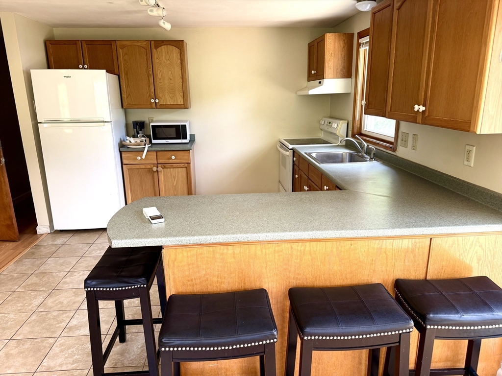 559 Pulpit Hill Road Amherst, MA 01002 - Photo 5 of 35