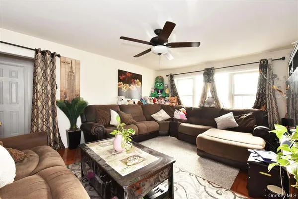 $3,600 | 542 East Meadow Avenue, Hempstead, NY 11554