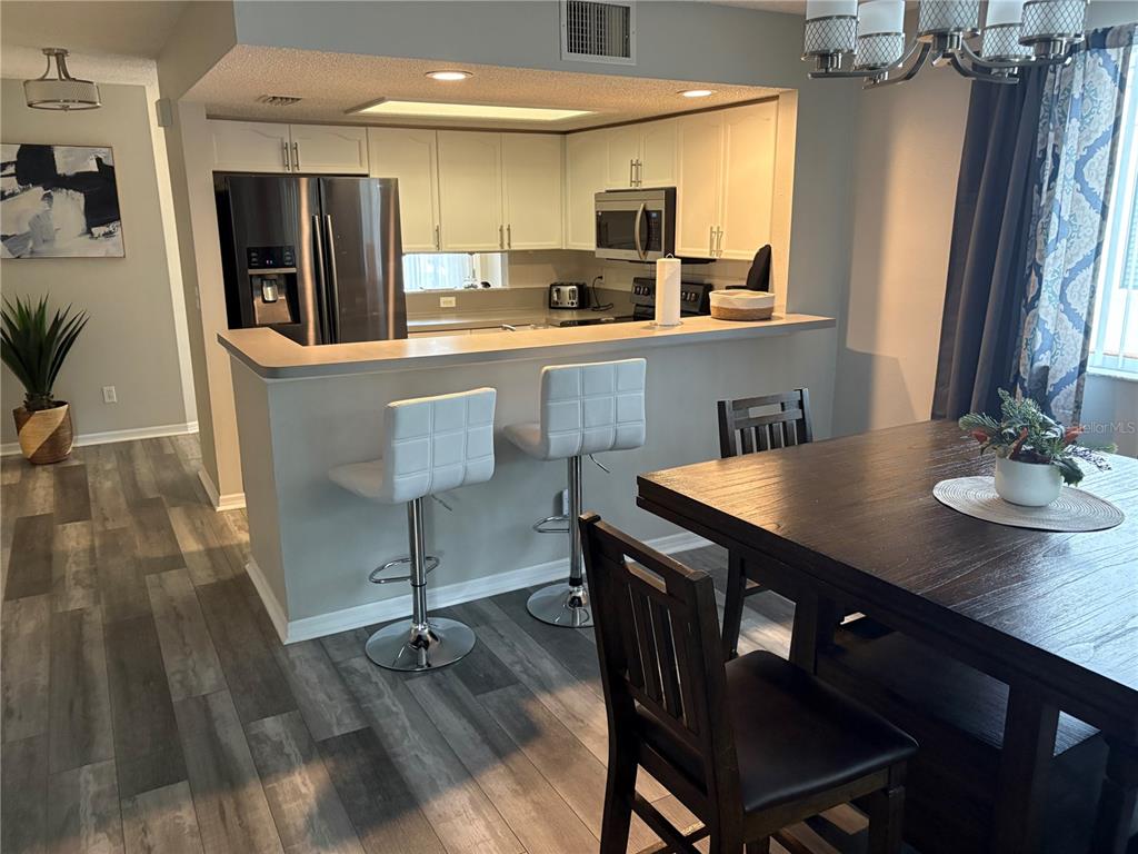 9122 Jake's Path Largo, FL 33771 - Photo 5 of 34