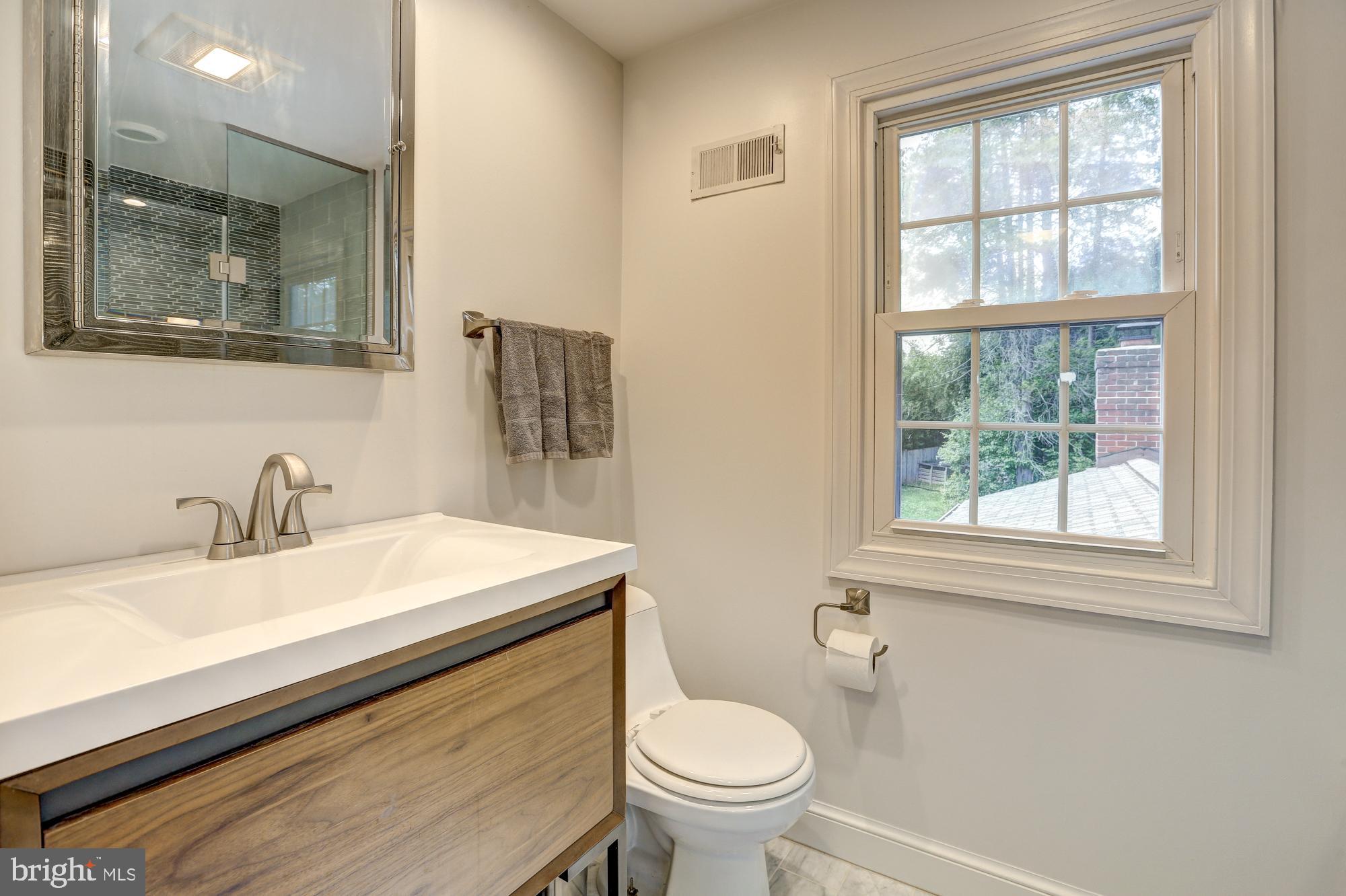 15400 Layhill Road Silver Spring, MD 20906 - Photo 17 of 42 Upper Level Renovated Full Bath