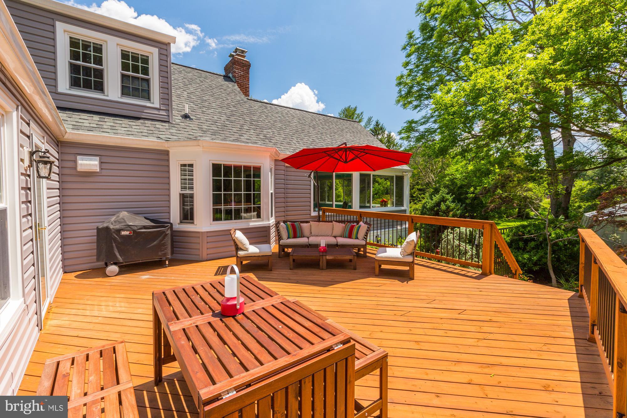 15400 Layhill Road Silver Spring, MD 20906 - Photo 20 of 42 Over-sized Deck