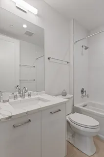 $925,000 | 434 West Melrose Street, Unit 302, Chicago, IL 60657