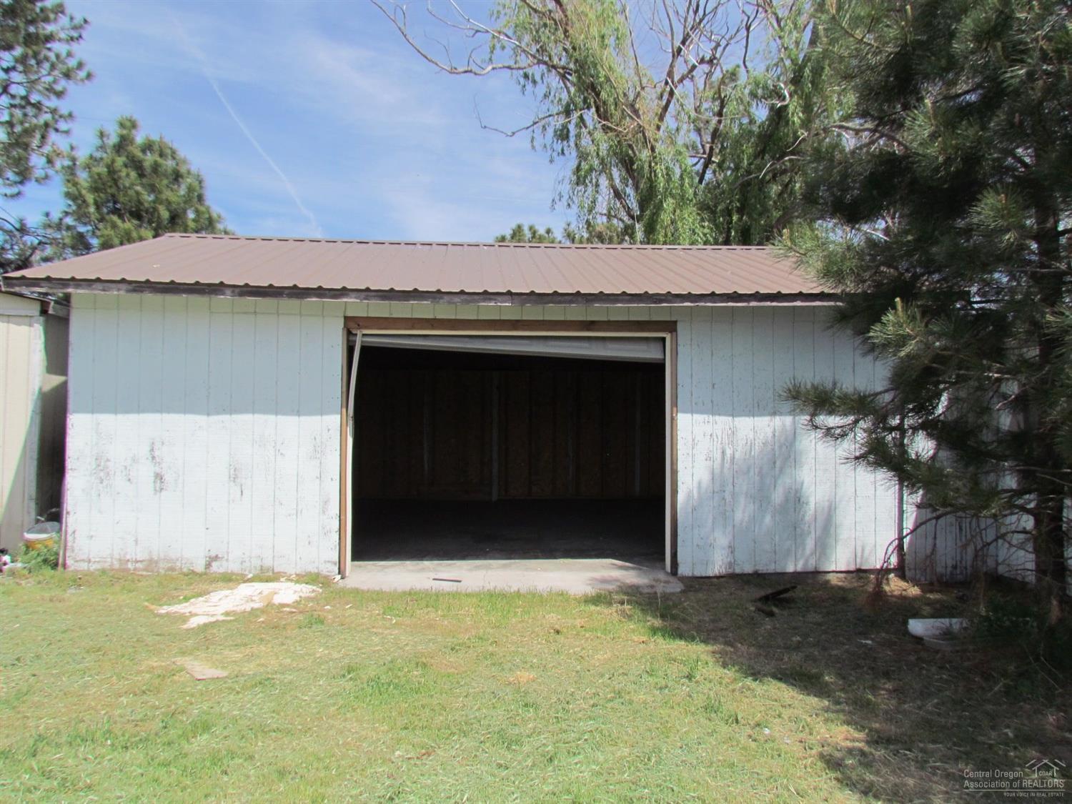 62484 Eagle Road Bend, OR 97701 - Photo 12 of 18 Gallery Image 12