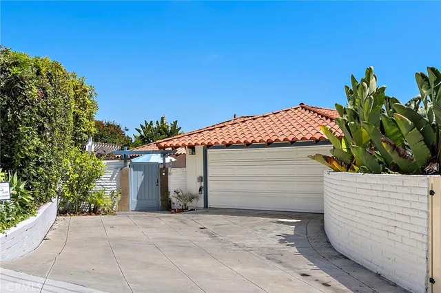 a view of a house with a garage
