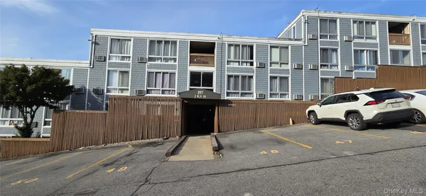 $199,900 | 397 North Broadway, Unit 1M, Yonkers, NY 10701