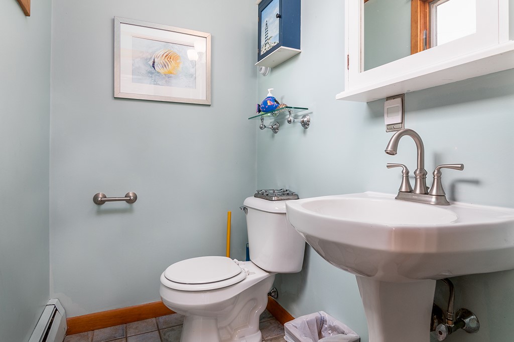 35 Shore Road Narragansett, RI 02882 - Photo 15 of 22