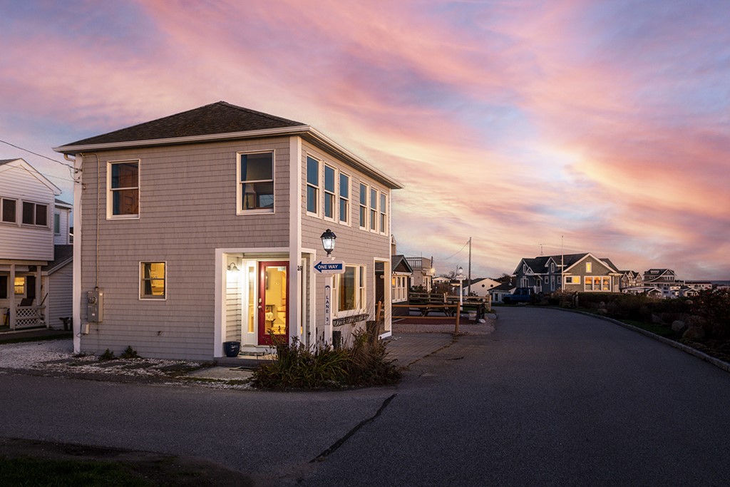 35 Shore Road Narragansett, RI 02882 - Photo 2 of 22