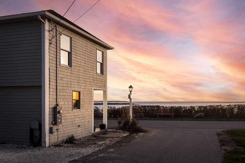 35 Shore Road Narragansett, RI 02882 - Photo 3 of 22