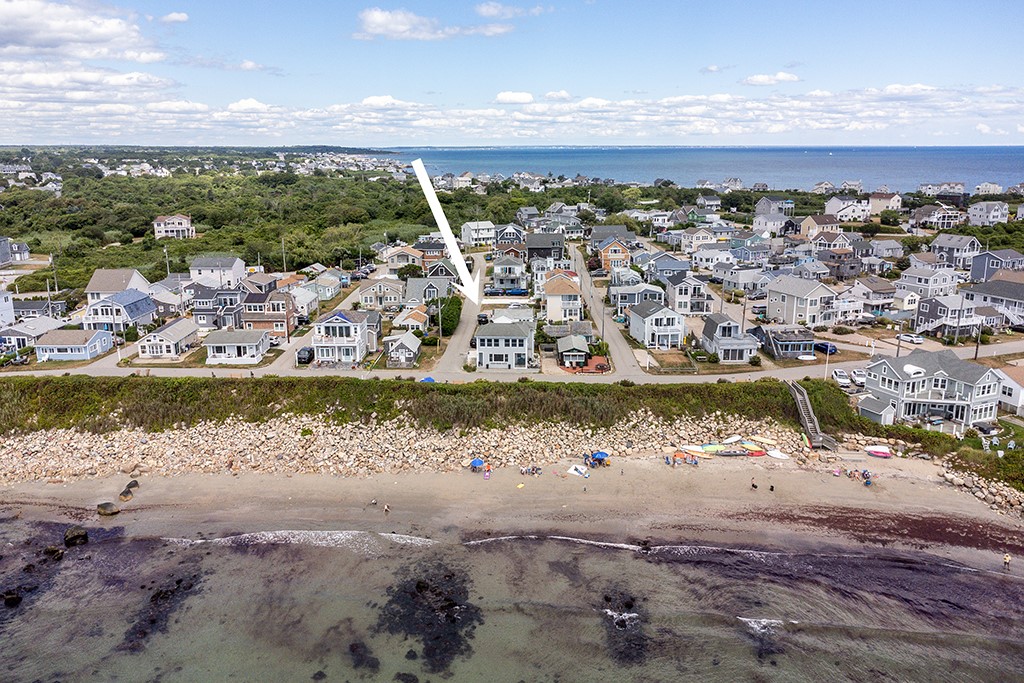 35 Shore Road Narragansett, RI 02882 - Photo 5 of 22