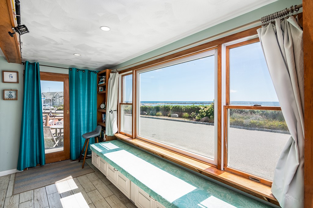 35 Shore Road Narragansett, RI 02882 - Photo 9 of 22