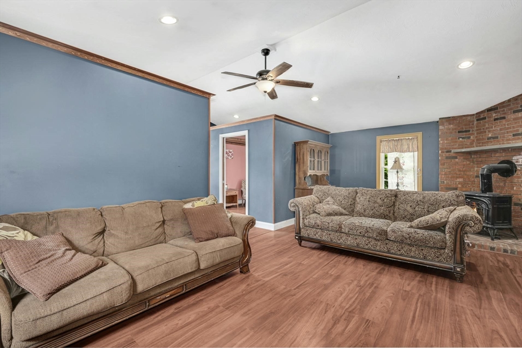 332 Old Coldbrook Road Barre, MA 01005 - Photo 10 of 25
