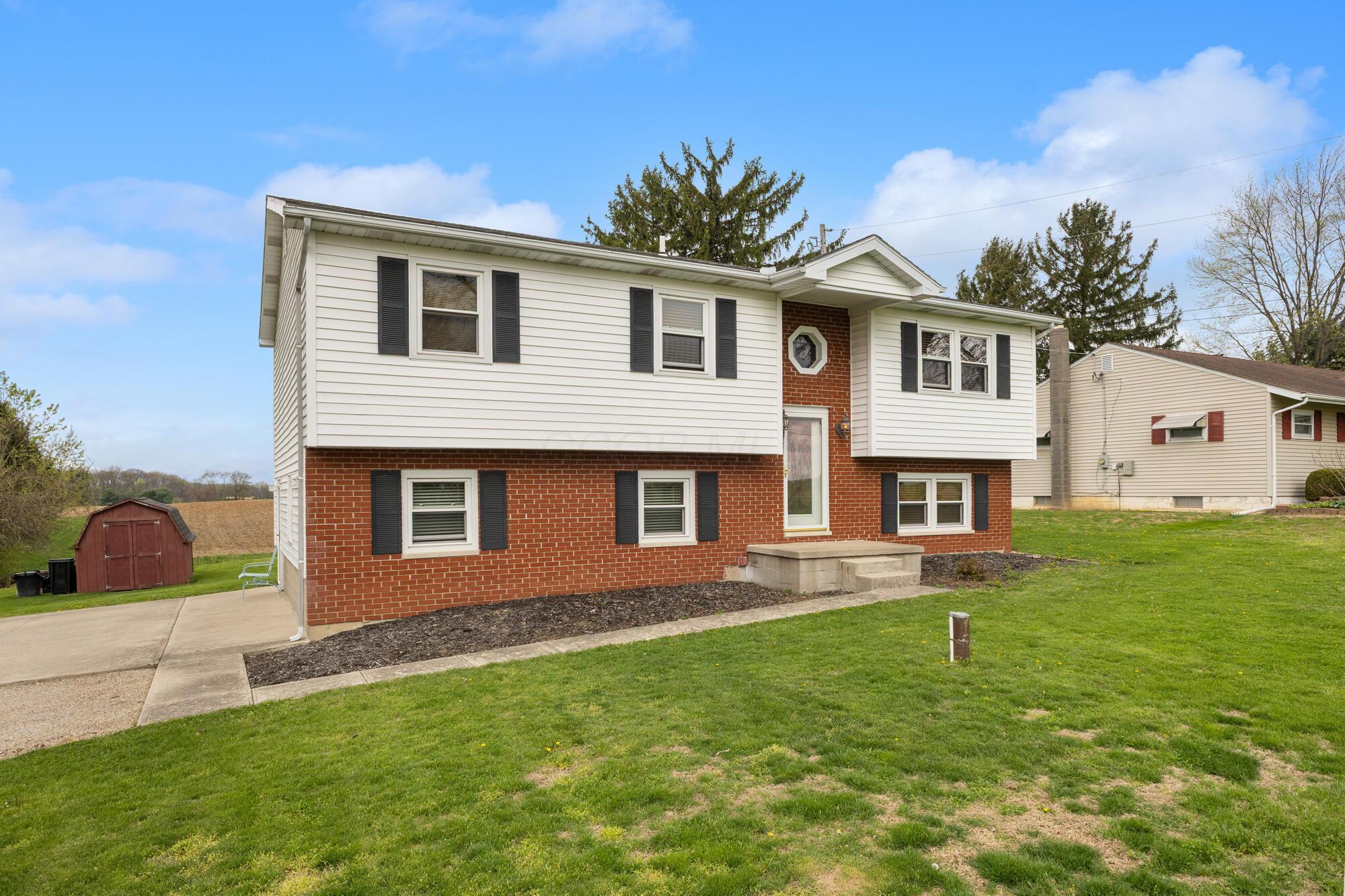 8225 Fosnaugh School Road Southwest Stoutsville, OH 43154 - Photo 2 of 48