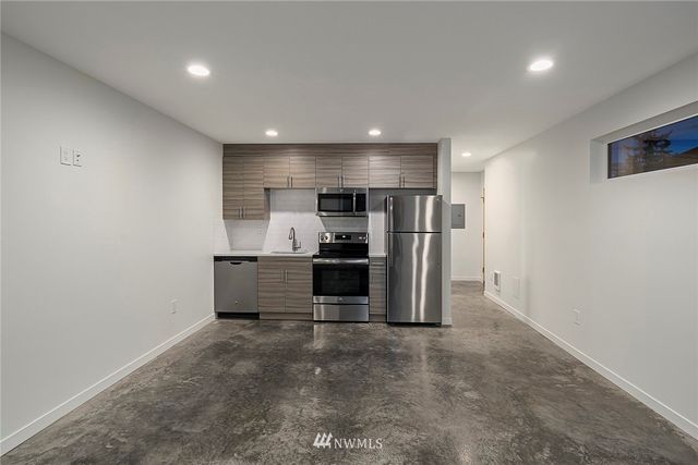 $1,500,000 | 8538 1st Avenue Northeast, Seattle, WA 98115