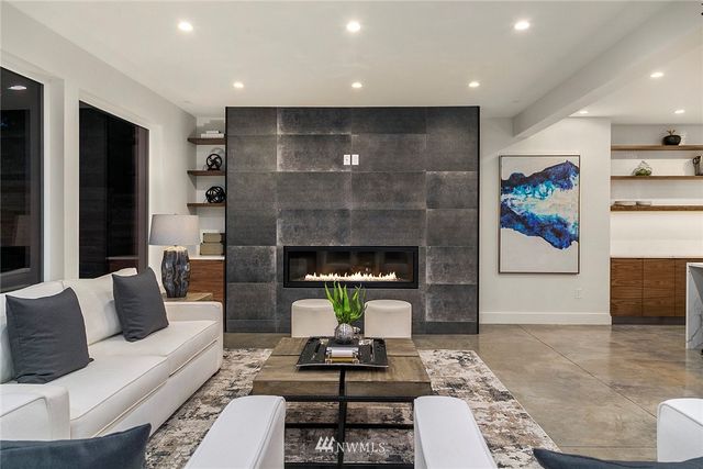 $1,500,000 | 8538 1st Avenue Northeast, Seattle, WA 98115