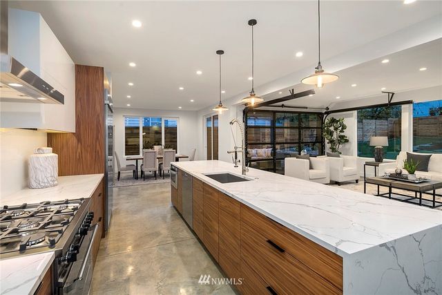 $1,500,000 | 8538 1st Avenue Northeast, Seattle, WA 98115