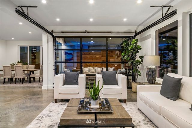 $1,500,000 | 8538 1st Avenue Northeast, Seattle, WA 98115