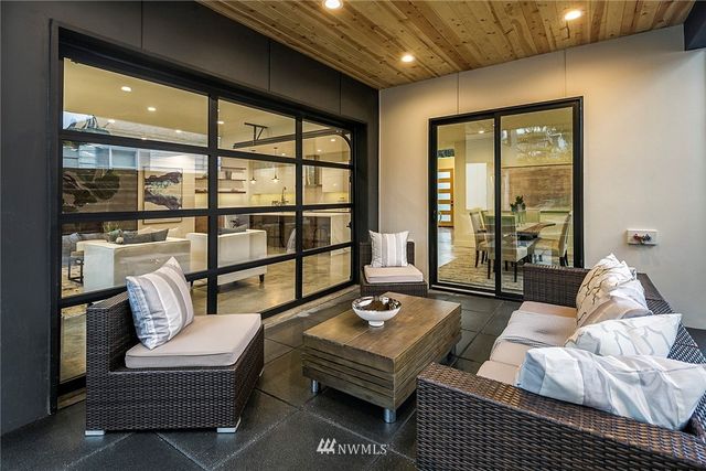 $1,500,000 | 8538 1st Avenue Northeast, Seattle, WA 98115